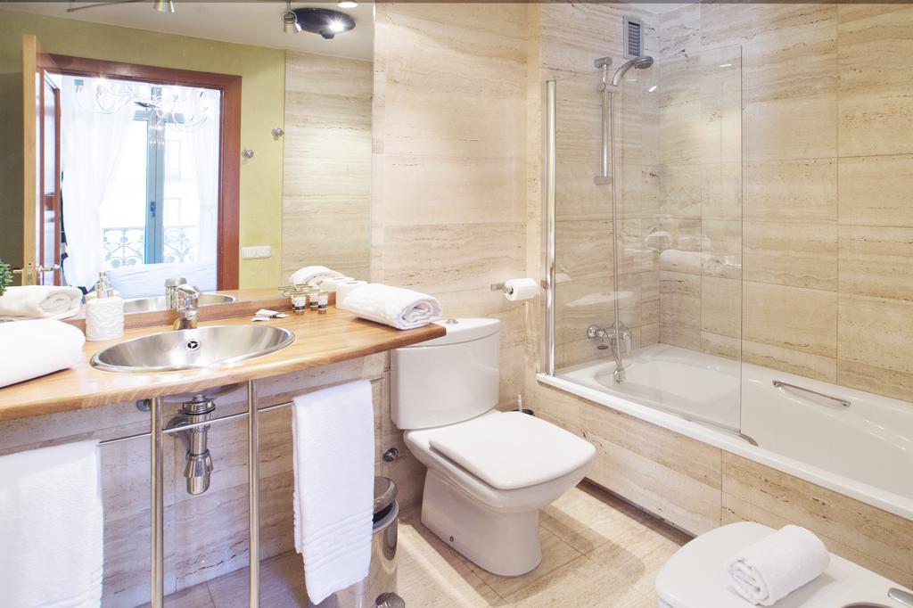 Canela Homes Barcelona Universitat מראה חיצוני תמונה